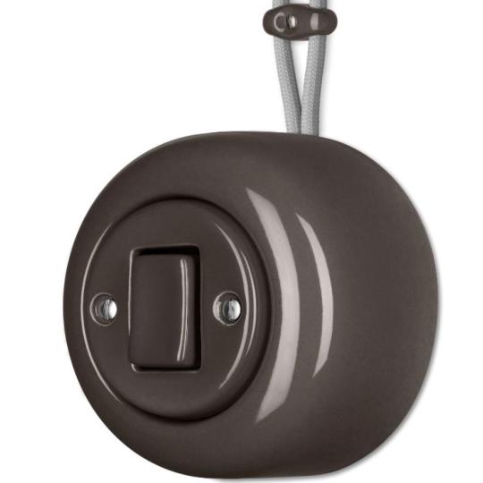 hnedy na povrch retro vypinac porcelan farebne vypinace pripojky dom byt hotel renovacia dizajn.jpg